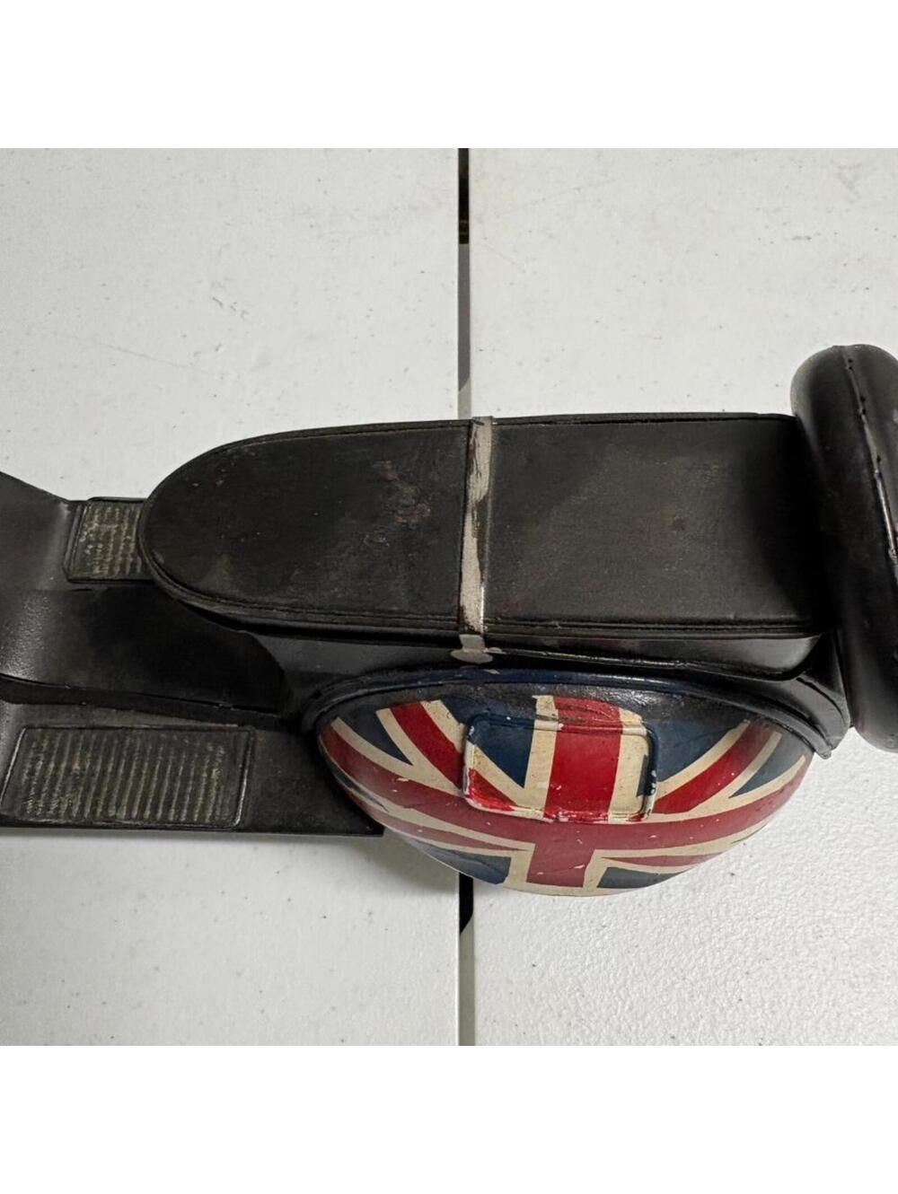 Vintage Metal Vespa Scooter Model Union Jack British Flag Decorative Figurine - Picture 11 of 12